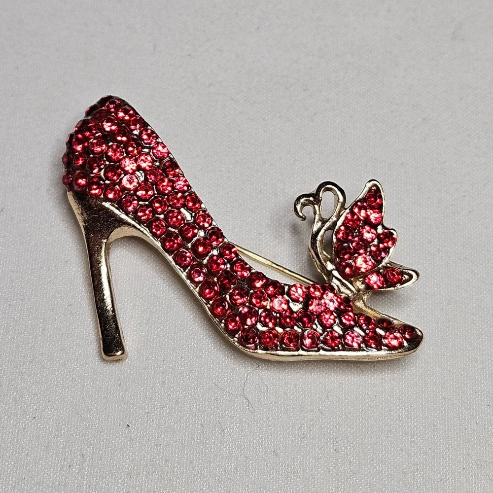 Red Rhinestone High Heel Brooch Womens OS Gold Tone Butterfly Pin Sparkly
